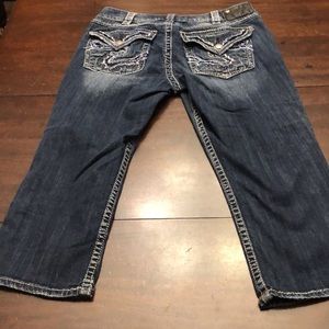 Silver Suki flap Capri.  Size 30.